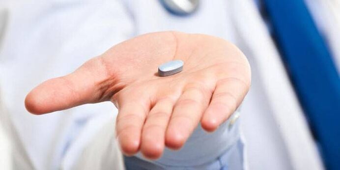 Antibiotiká predpisuje lekár ako základ liečby akútnej prostatitídy u mužov
