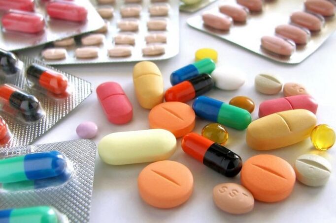 Liečba prostatitídy nie je úplná bez užívania antibiotík a iných liekov